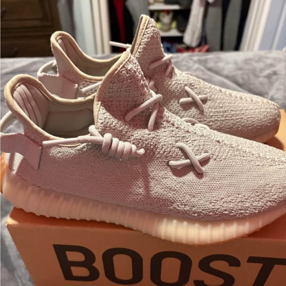 Adidas Yeezy Boost 350 V2 in Light Gray